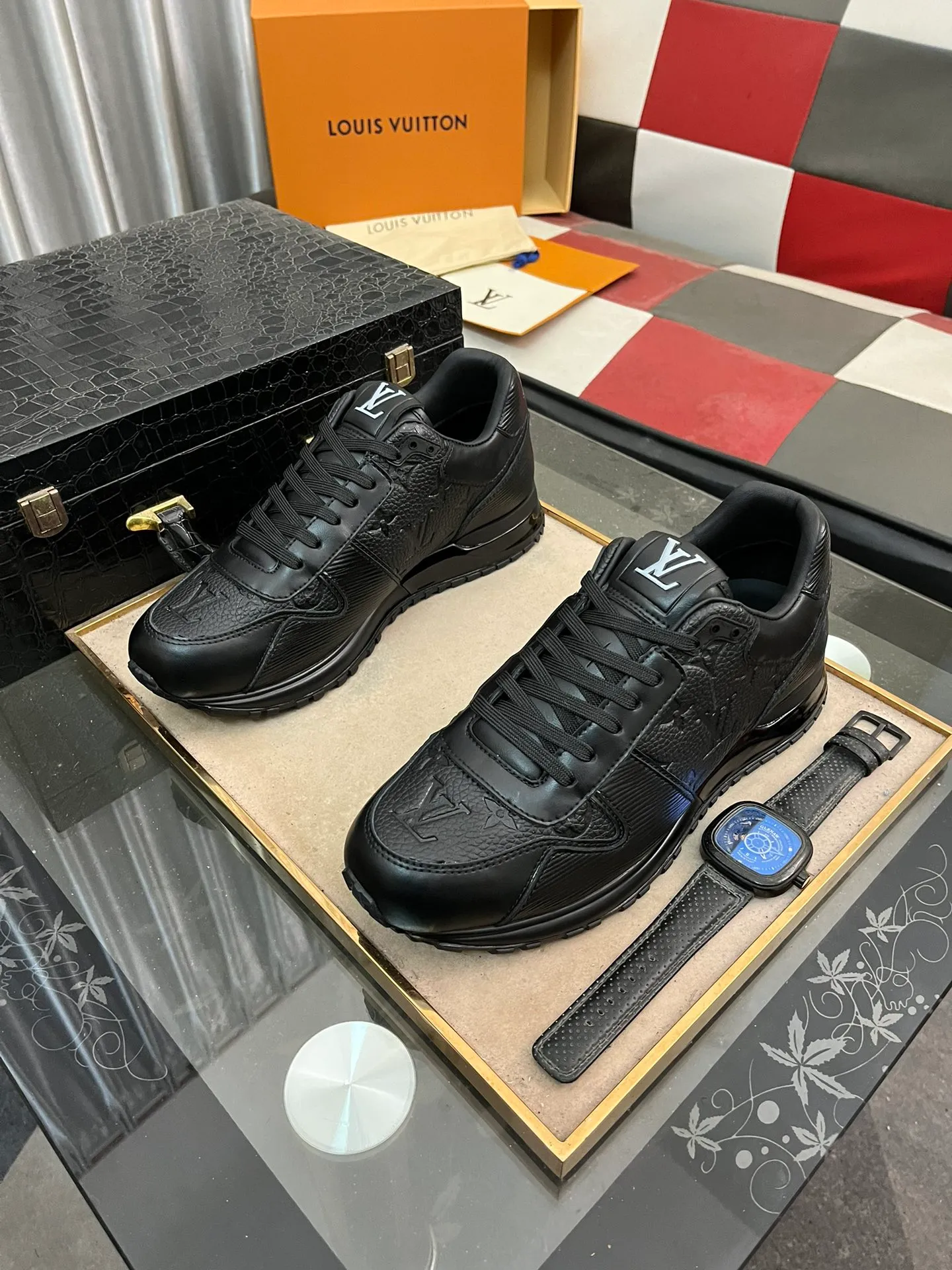 Men's shoes 💰540⌚️⌚️LV Louis Vuitton. The latest fashionable casual shoes are popular in physical stores. New spring and summer comfortable imported custom original cowhide, unique jacquard fabric element design. With sheepskin lining, Lv original base, [sun][sun] high-end packaging and high quality💪Details determine quality, code number 38-44